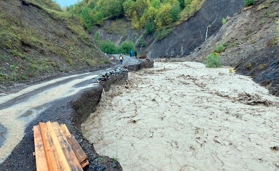 Узгидромет предупредил о возможных селях и паводках в Ташкентской области и Ферганской долине 