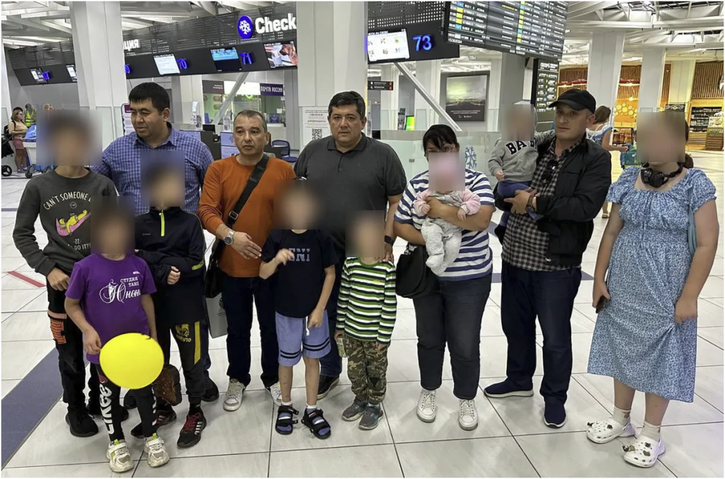 В Узбекистан вернули восьмерых детей, оставшихся без присмотра родителей в России