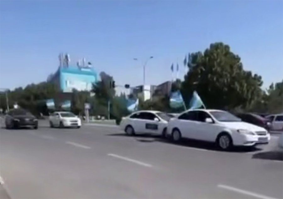 Правоохранители рассказали, почему в праздничном автокараване в Андижане случилось ДТП. Видео