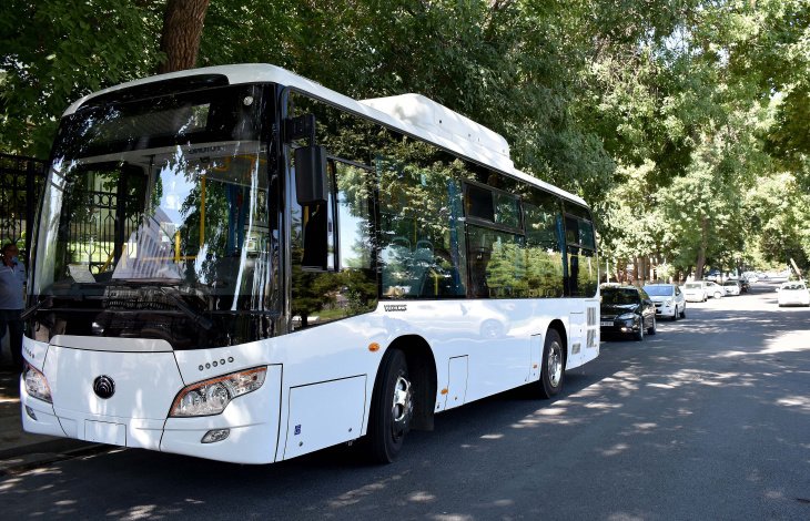 В Ташкенте начали замену старых Isuzu на новые китайские автобусы на газе 