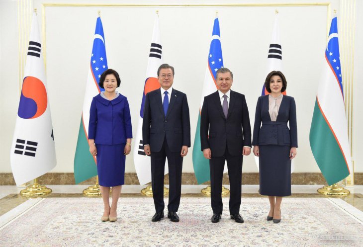 Как в Ташкенте прошла церемония официальной встречи президента Южной Кореи. Фотолента  