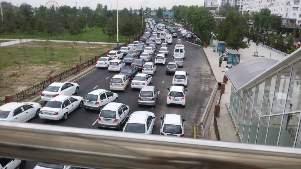 Свыше 70 процентам ташкентцев надоели пробки – опрос 