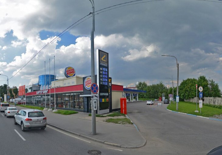 В петербургском кафе нашли тело узбекистанца с перерезанным горлом