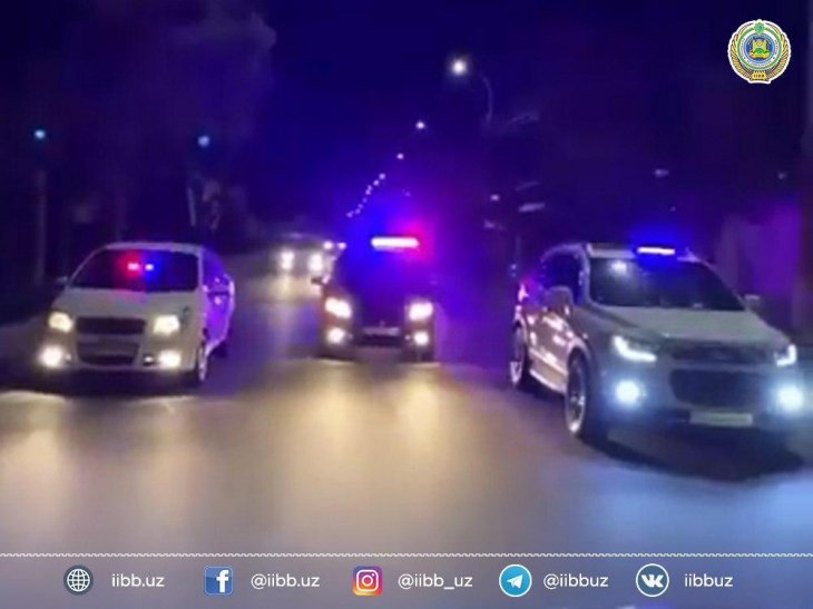 В соцсетях появился видеоролик, где три авто устроили гонки на улицах Ташкента