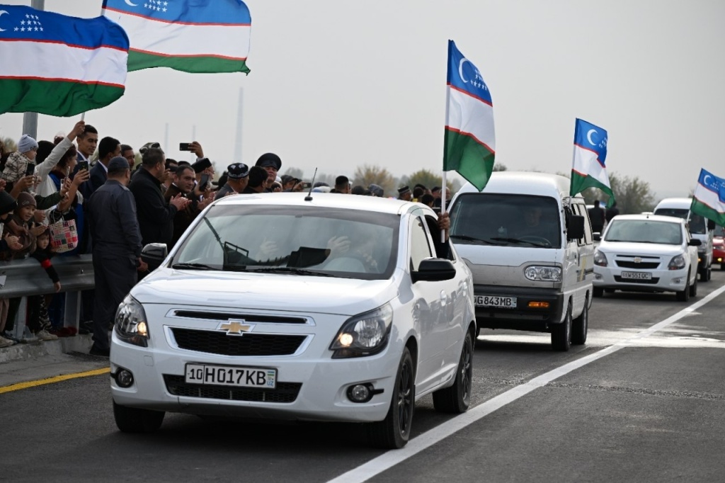 Сбылась 40-летняя мечта. В Бекабаде открыли мост через Сырдарью Сбылась 40-летняя мечта. В Бекабаде открыли мост через Сырдарью