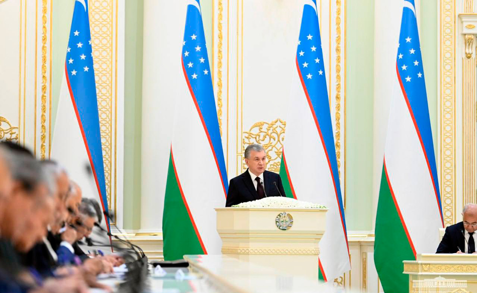 В законодательстве Узбекистана есть нормы, выполнение которых невозможно или затруднительно – Мирзиёев 