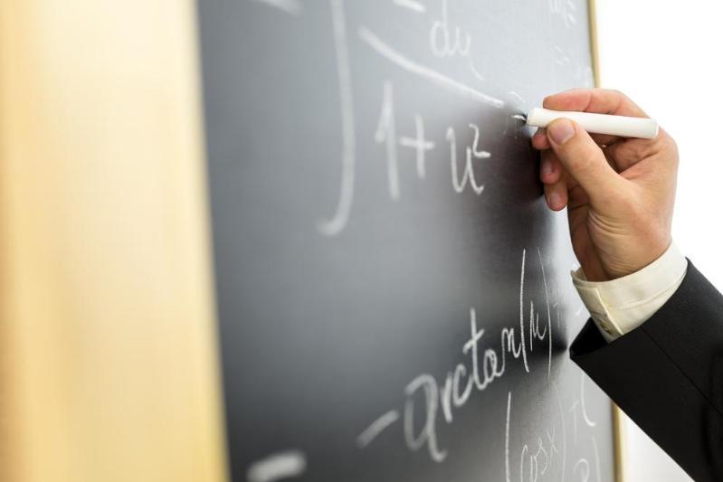 В Узбекистане директорам школ, их заместителям и учителям будут платить премии за их достижения в работе   В Узбекистане директорам школ, их заместителям и учителям будут платить премии за их достижения в работе