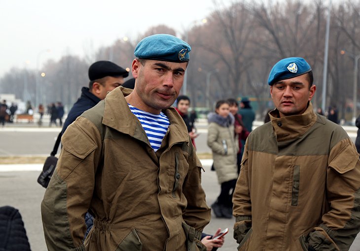 Узбекским военным увеличили срок службы