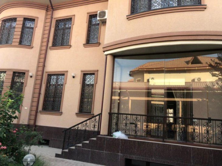 Дом бывшего Генерального прокурора Узбекистана выставлен на аукцион: стартовая цена превышает 1 миллион долларов