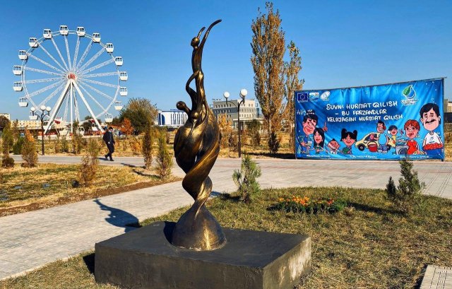 В Ургенче открыли скульптуру, посвященную бережному отношению к воде  