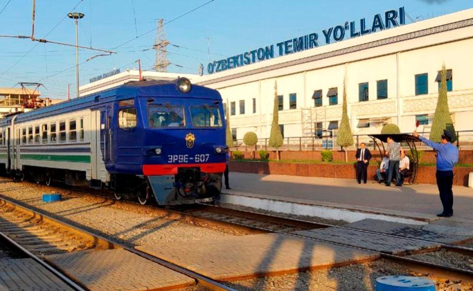 Запущены скоростные пригородные электропоезда по маршруту "Ташкент – Чирчик – Ходжикент"