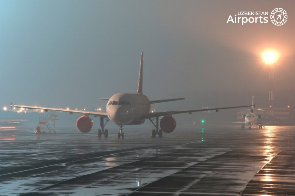 Международный аэропорт Ургенча не смог принять два авиарейса из-за сильного тумана 