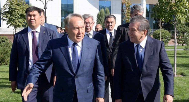 Мирзиёев и Назарбаев обсудили сотрудничество двух стран в телефонном разговоре
