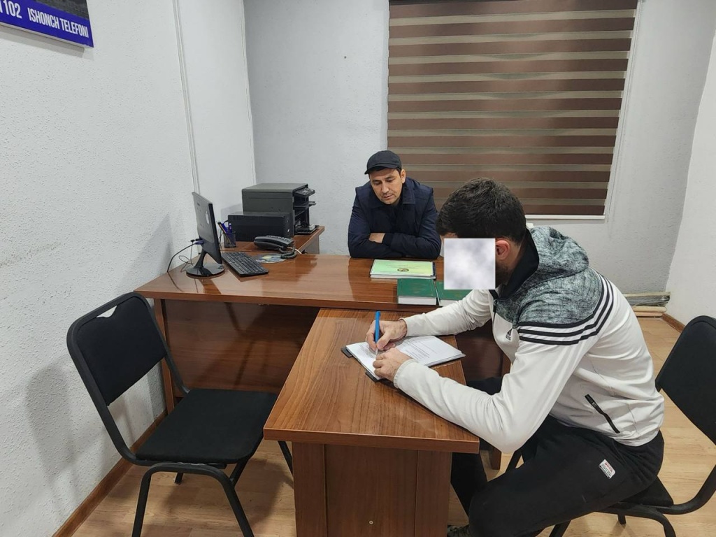 Лемура, которого продавали на птичьем рынке в Ташкенте, изъяли и поселили в зоопарк