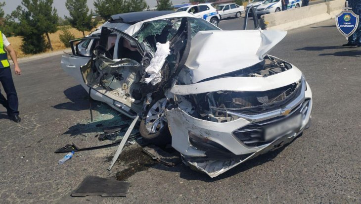 Автомобиль Malibu столкнулся с грузовиком: погибли трое пассажиров