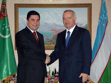 Ислам Каримов собрался в Туркменистан 
