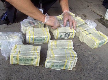 Таможня Узбекистана пресекла почти 600 попыток незаконного вывоза иностранной валюты 