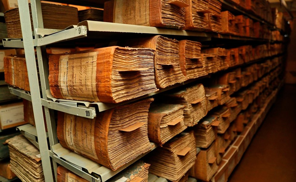 Двое сотрудников архива в Кашкадарье сдали как макулатуру свыше трех тысяч документов различных предприятий и компаний  