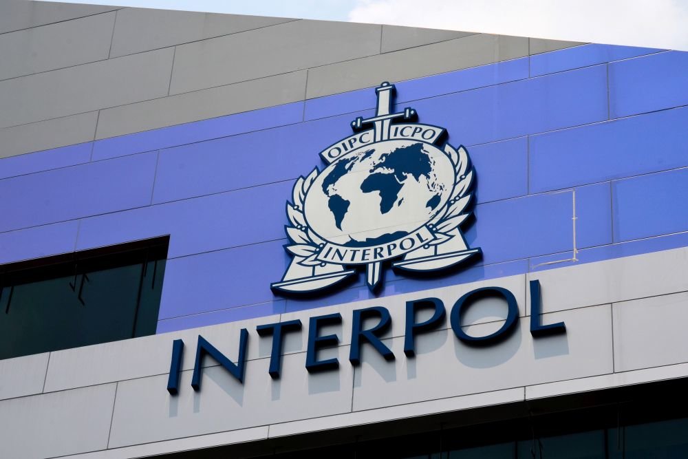 Интерпол задержал в ОАЭ узбекистанца, объявленного в розыск за терроризм и организацию массовых беспорядков. Его ждет экстрадиция в Узбекистан  