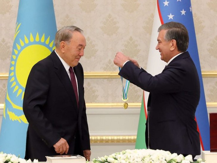 Мирзиёев наградил Назарбаева орденом «Эл-юрт Хурмати»