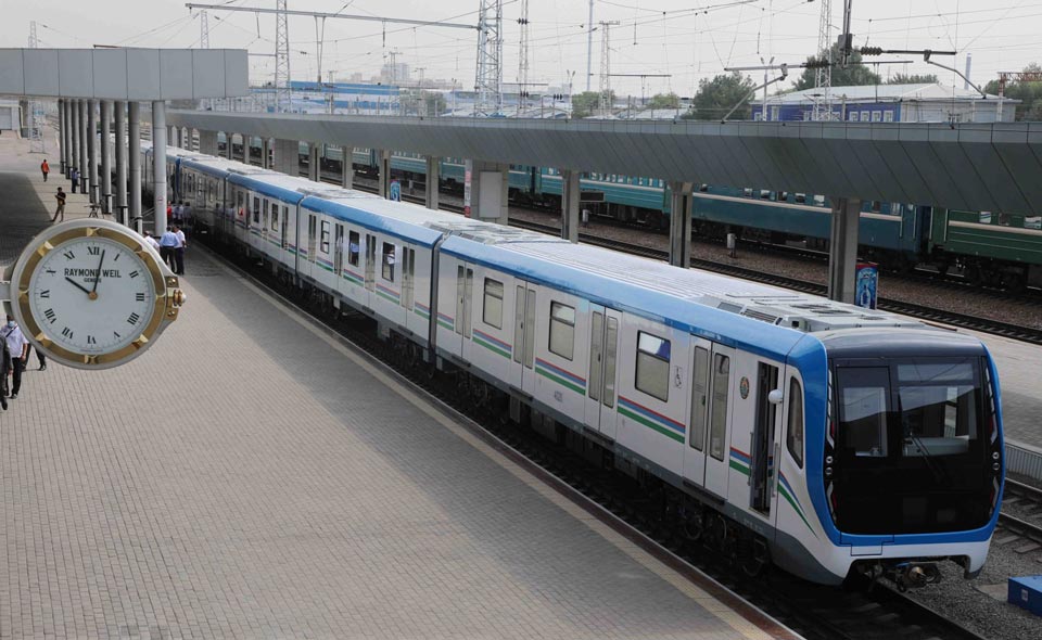 Ташкентский метрополитен планирует закупить в России в будущем году еще 56 современных вагонов для метро 