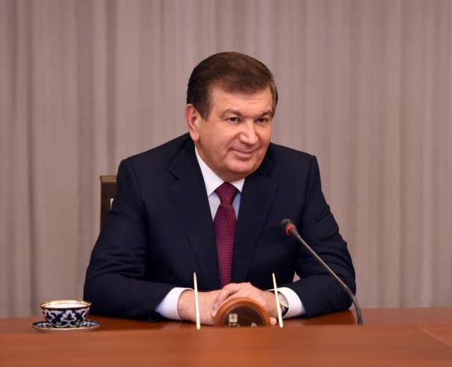Мирзиёев утвердил соглашение о сотрудничестве с Россией по миграции