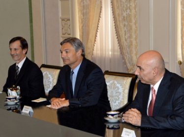Ислам Каримов провел переговоры с вице-президентом корпорации "Боинг"