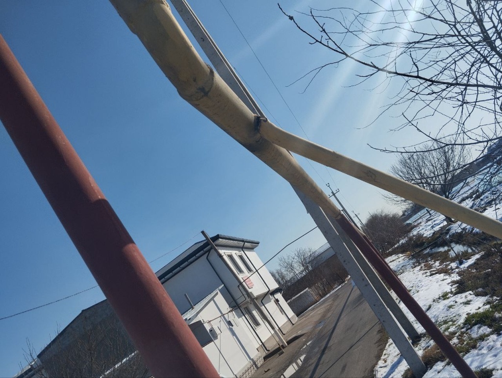 В Сергелийском районе Ташкента автомобиль повредил газопровод и оставил без газа 300 домов