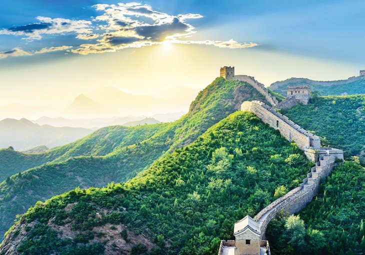Стройка тысячелетий. Ежедневно Великую китайскую стену посещают порядка 100 тысяч туристов