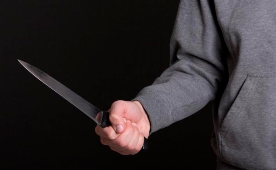 Подросток убил сожителя своей матери, который угрожал женщине ножом 
