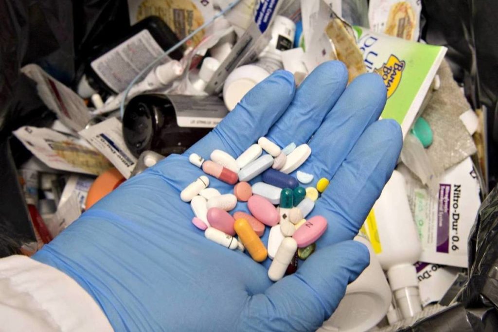 В Намангане выявили просроченные и поддельные лекарства почти на 1,5 миллиарда сумов
