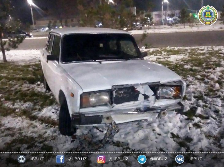 В Ташкенте пьяный водитель сбил женщину на обочине дороги. Она скончалась в больнице  