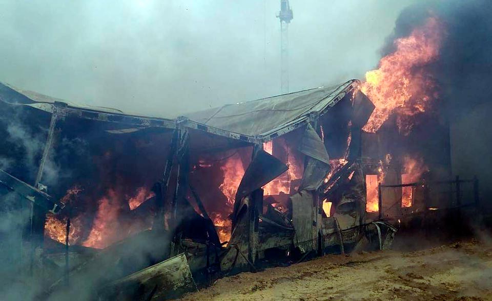 Четверо мигрантов из Узбекистана погибли и двое пострадали при пожаре в городке из строительных бытовок в Подмосковье