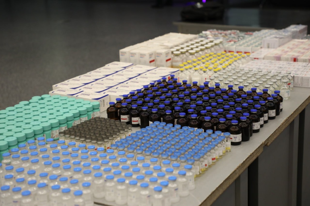 Контрабандист переоделся в паломника и пытался ввезти в Узбекистан "левые" лекарства из Индии