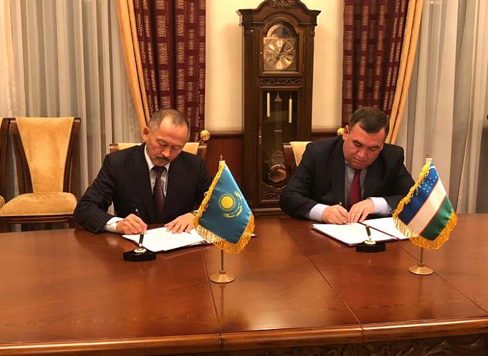 Узбекистан и Казахстан договорились об ускоренном пропуске поездов