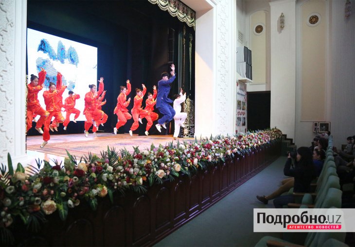 Они летают. В Ташкенте показали настоящую китайскую акробатику и Тайцзи. Фотолента 
