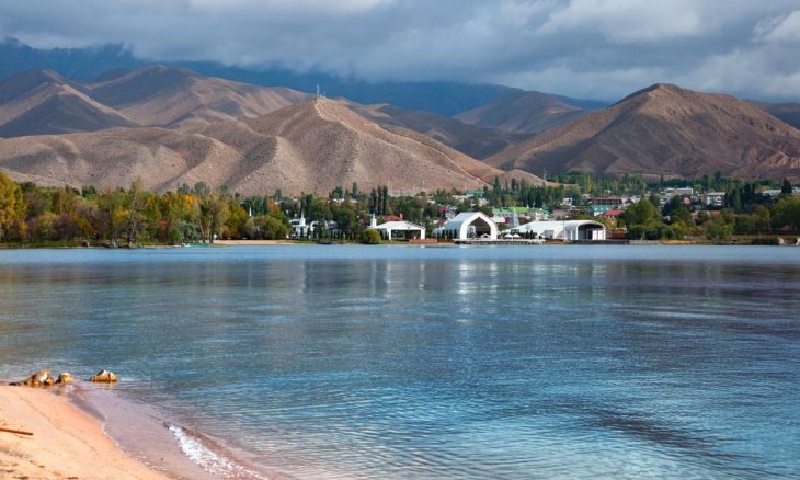 Банки Узбекистана воспротивились намерению правительства Кыргызстана продать пансионаты на озере Иссык-Куль частным инвесторам