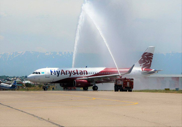 Первый казахстанский лоукостер FlyArystan начал полеты в Шымкент и Павлодар. Видео