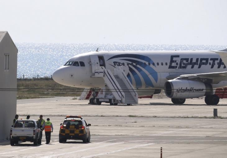 Кипрские силовики задержали захватившего египетский самолет А320