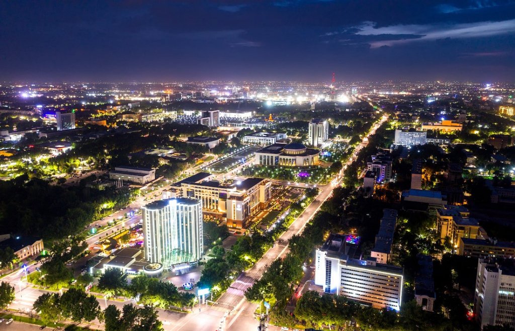 В городах Узбекистана из-за дефицита электричества ночью будут отключать иллюминацию, рекламные мониторы и уличное освещение   