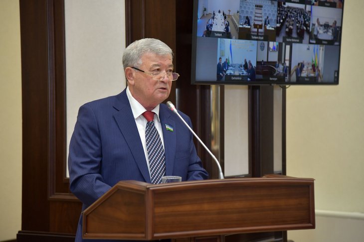Сенаторы одобрили внесение изменений в список граждан, подлежащих постоянной прописке в Ташкенте и Ташкентской области