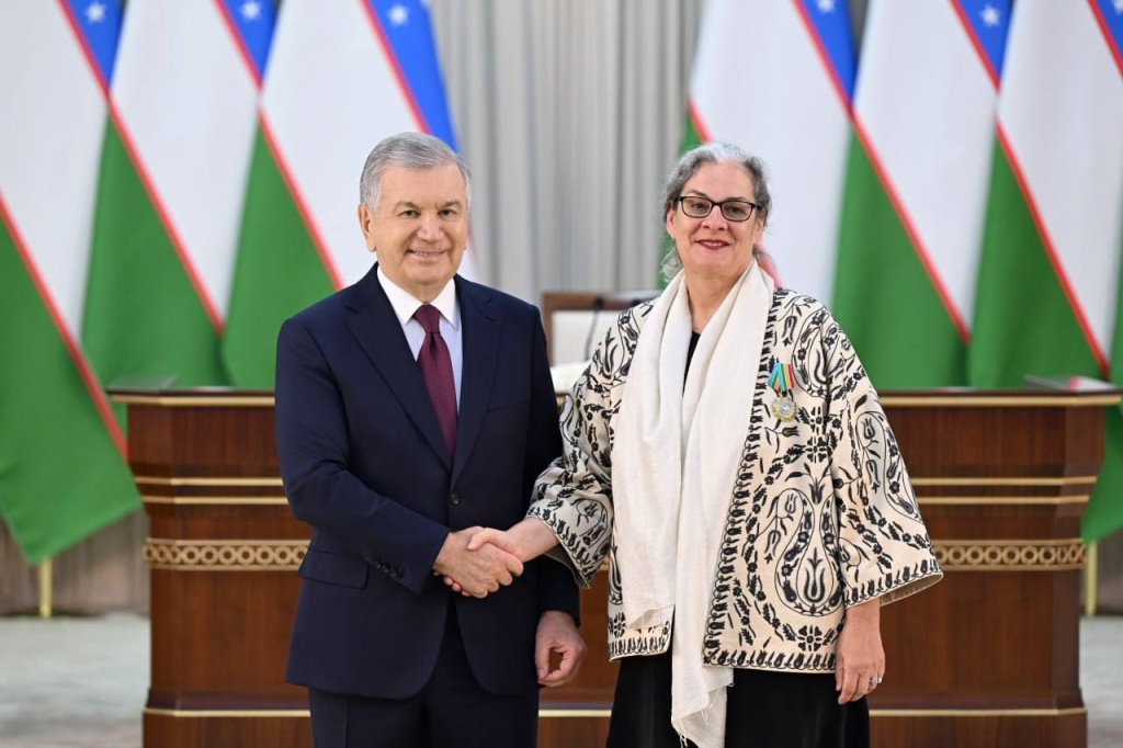 В Узбекистане более 90 работников здравоохранения и фармацевтики получили госнаграды