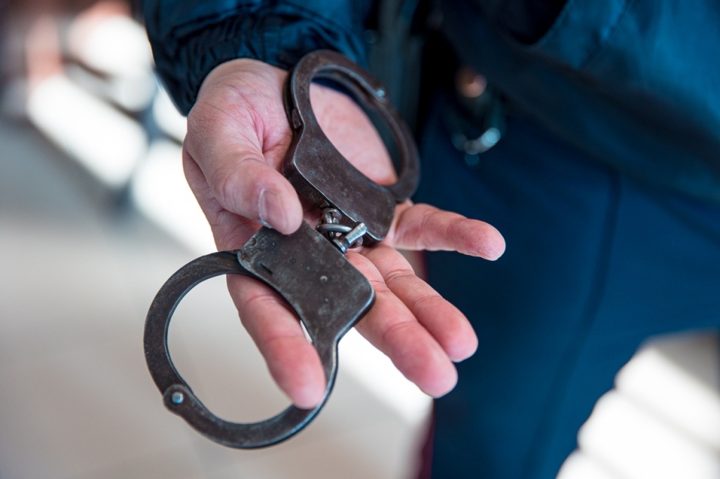 Очередные 5 суток. Житель Ферганской области ворвался во двор к чужой женщине и предложил "переночевать вместе"