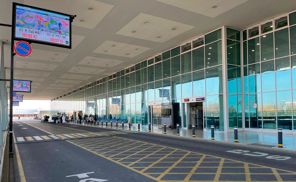 В аэропорту Ташкента ввели временные ограничения по допуску сопровождающих в терминал