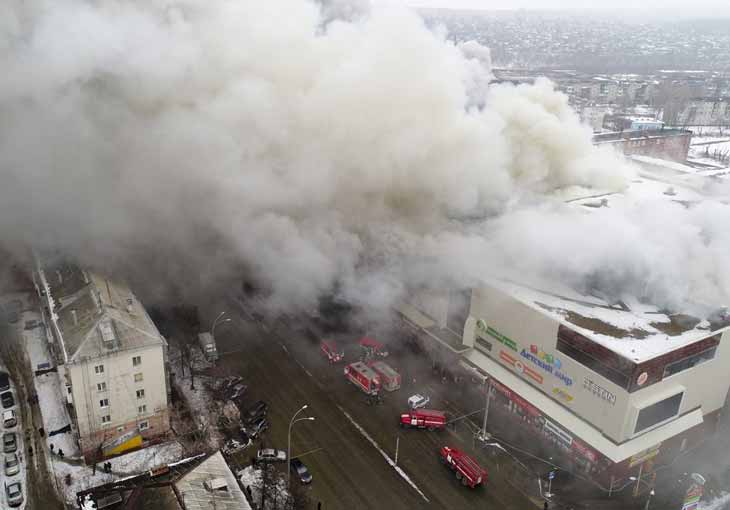 Пожар в торговом центре в Кемерове: число жертв превышает 50 человек
