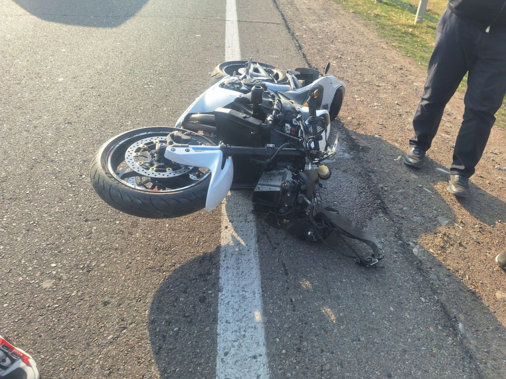 Под Ташкентом насмерть разбился мотоциклист. Видео 