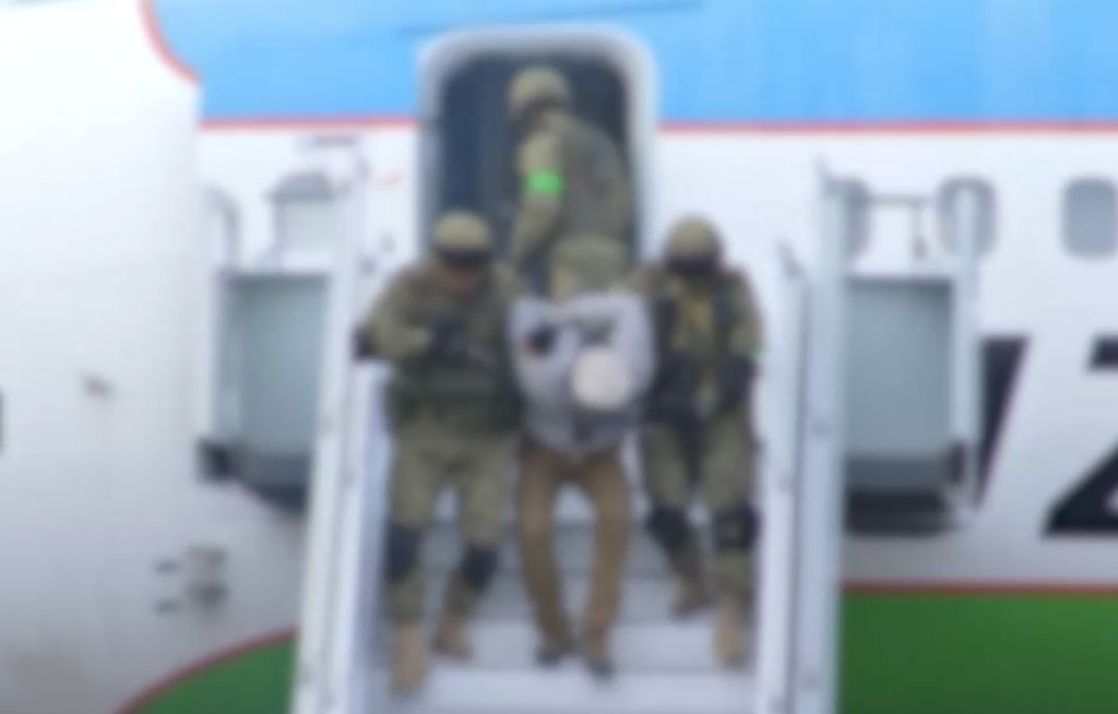 В Узбекистане отправили за решетку на 9 лет боевика, воевавшего в Сирии. Видео 