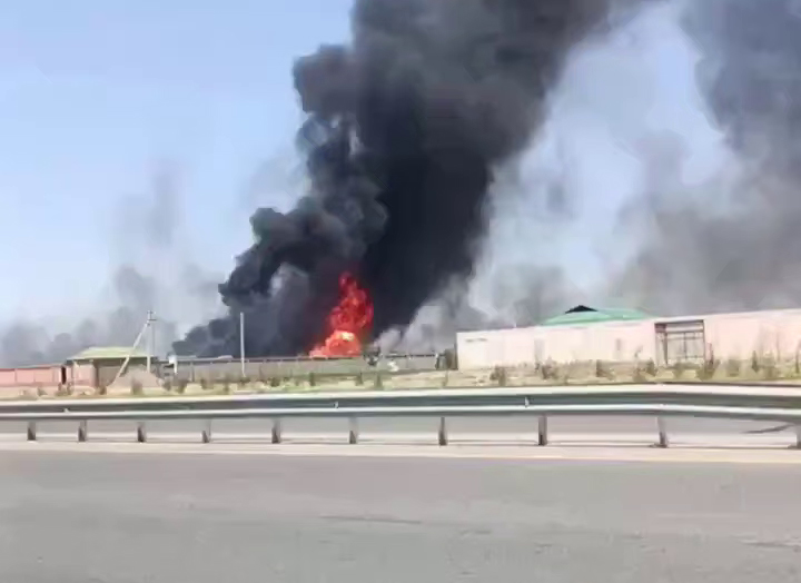 В Карши произошел взрыв на автозаправке. Видео
