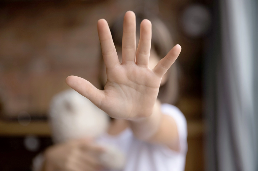 Президент утвердил стратегию защиты детей от насилия. Что изменится?