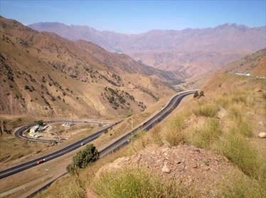 Завершение реконструкции автомобильной дороги Ташкент-Ош продолжает затягиваться